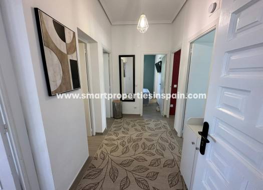 Reventa - Chalet Independiente - La Marina - Urbanización La Marina