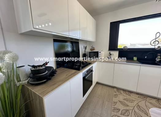 Reventa - Chalet Independiente - La Marina - Urbanización La Marina