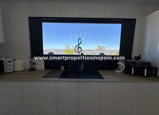 Reventa - Chalet Independiente - La Marina - Urbanización La Marina