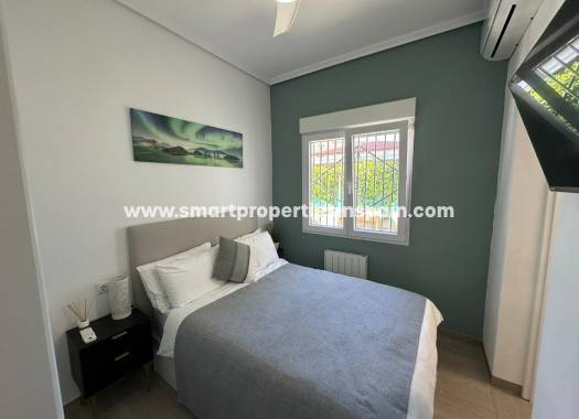 Reventa - Chalet Independiente - La Marina - Urbanización La Marina