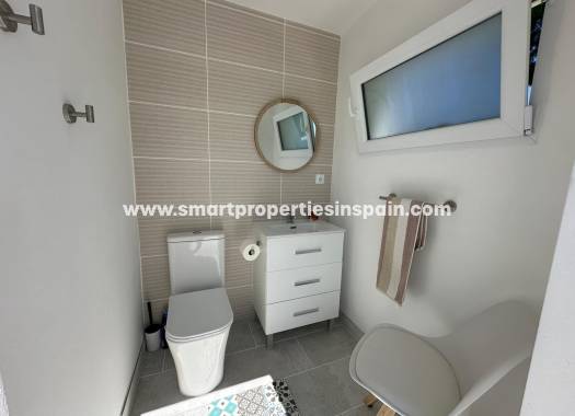 Reventa - Chalet Independiente - La Marina - Urbanización La Marina