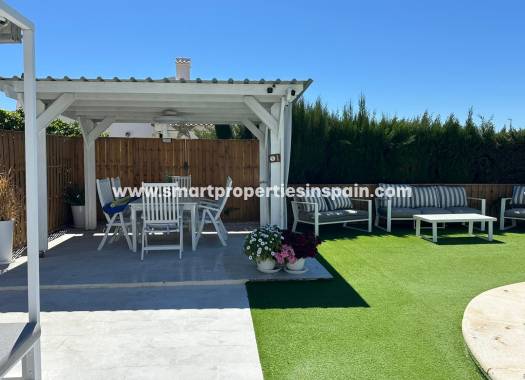 Reventa - Chalet Independiente - La Marina - Urbanización La Marina