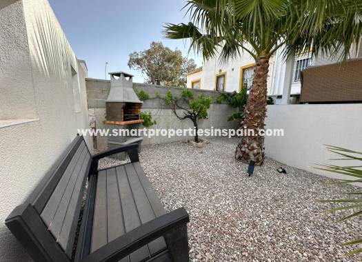 Wiederverkauf - Quad Villa - La Marina - Urbanización La Marina