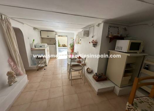 Wederverkoop - Detached Villa - La Marina - Urbanización La Marina