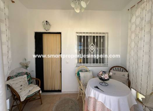 Wederverkoop - Detached Villa - La Marina - Urbanización La Marina