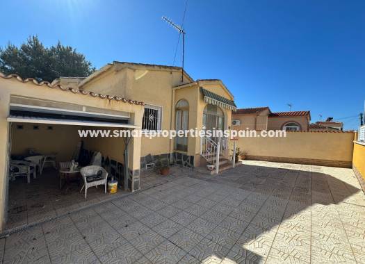 Wederverkoop - Detached Villa - La Marina - Urbanización La Marina