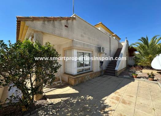 Wiederverkauf - Freistehendes Haus - La Marina - Urbanización La Marina
