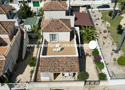 Wiederverkauf - Freistehendes Haus - La Marina - Urbanización La Marina