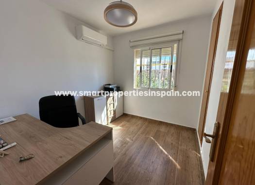 Wederverkoop - Quad Villa - La Marina - Urbanización La Marina