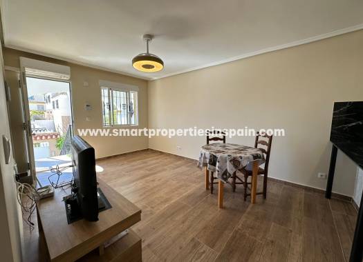 Wederverkoop - Quad Villa - La Marina - Urbanización La Marina