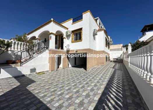 Wederverkoop - Quad Villa - La Marina - Urbanización La Marina