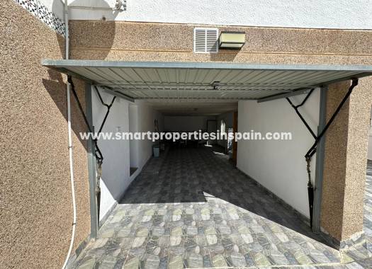 Wederverkoop - Quad Villa - La Marina - Urbanización La Marina