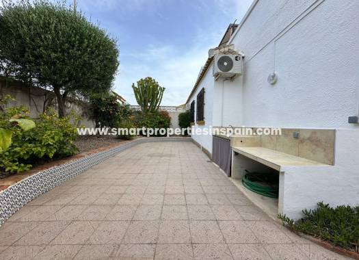 Resale - Semi Detached Villa - La Marina - Urbanización La Marina
