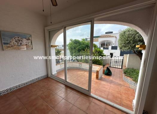Resale - Semi Detached Villa - La Marina - Urbanización La Marina