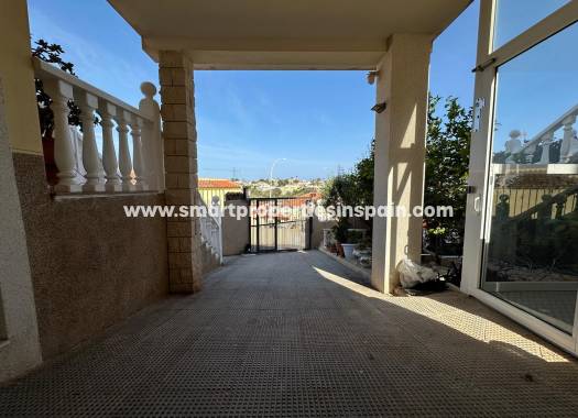 Reventa - Chalet Independiente - La Marina - Urbanización La Marina