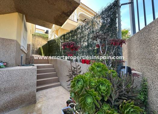 Reventa - Chalet Independiente - La Marina - Urbanización La Marina