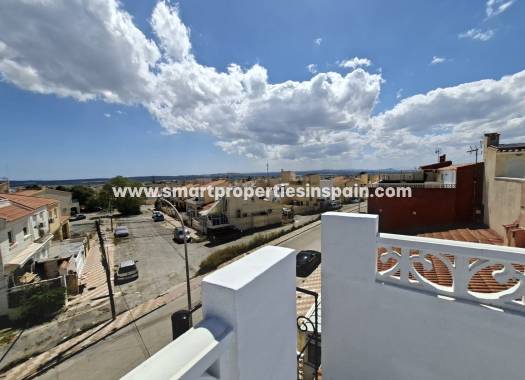 Wiederverkauf - Reihenhaus - La Marina - Urbanización La Marina
