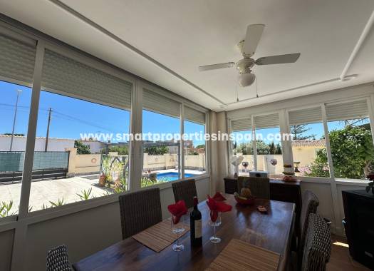 Reventa - Chalet Independiente - La Marina - Urbanización La Marina