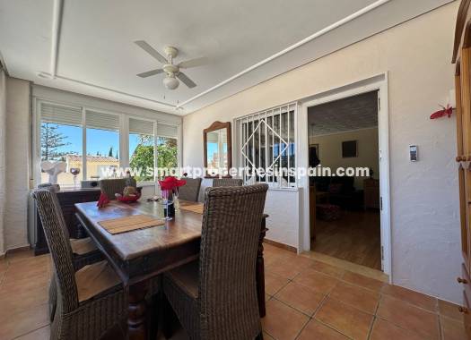 Reventa - Chalet Independiente - La Marina - Urbanización La Marina