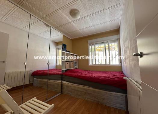 Reventa - Chalet Independiente - La Marina - Urbanización La Marina