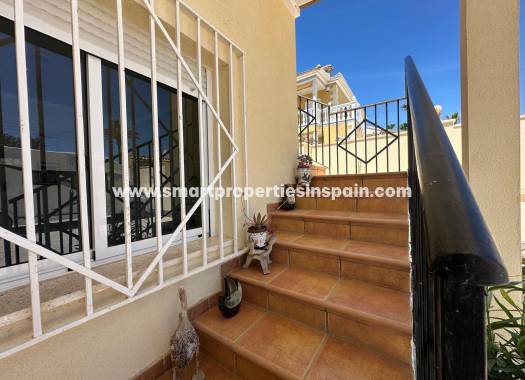 Reventa - Chalet Independiente - La Marina - Urbanización La Marina