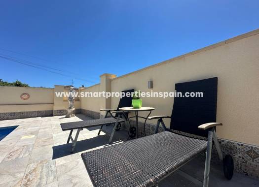Reventa - Chalet Independiente - La Marina - Urbanización La Marina