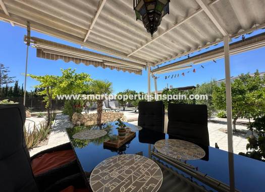 Reventa - Chalet Independiente - La Marina - Urbanización La Marina