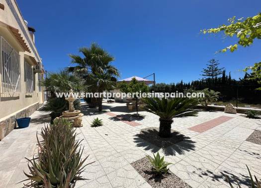 Reventa - Chalet Independiente - La Marina - Urbanización La Marina