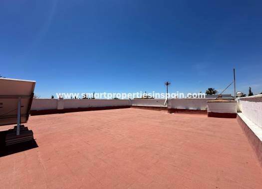 Reventa - Chalet Independiente - La Marina - Urbanización La Marina