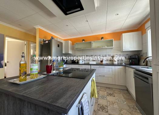 Reventa - Chalet Independiente - La Marina - Urbanización La Marina