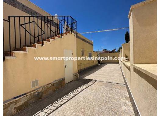 Reventa - Chalet Independiente - La Marina - Urbanización La Marina