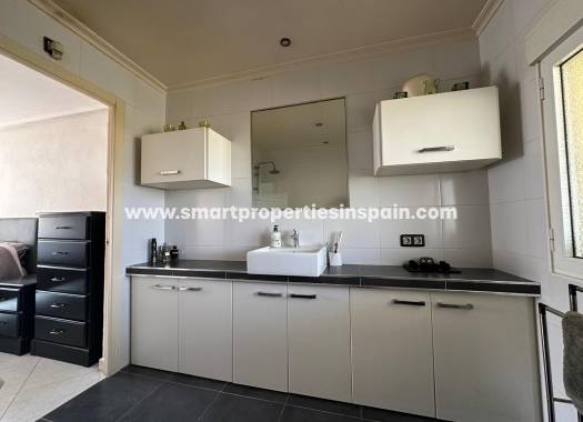 Reventa - Chalet Independiente - La Marina - Urbanización La Marina