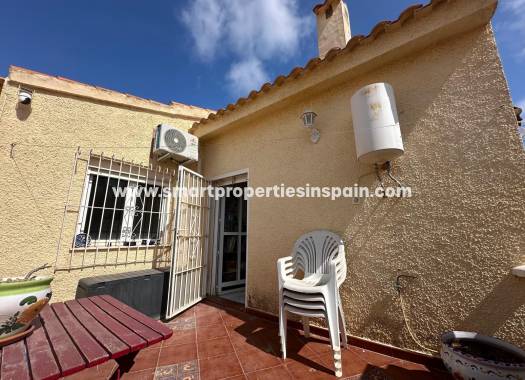 Reventa - Chalet Independiente - La Marina - Urbanización La Marina