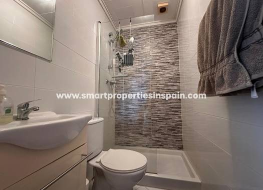 Reventa - Chalet Independiente - La Marina - Urbanización La Marina