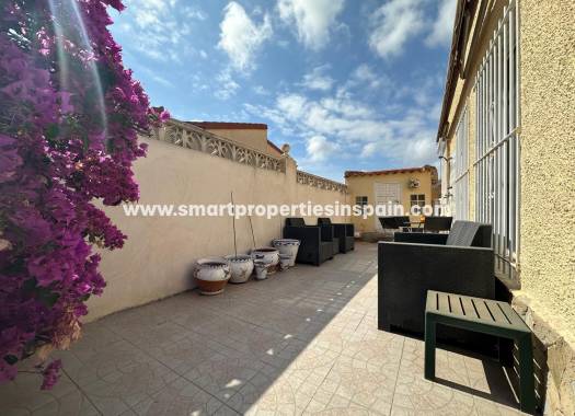 Reventa - Chalet Independiente - La Marina - Urbanización La Marina
