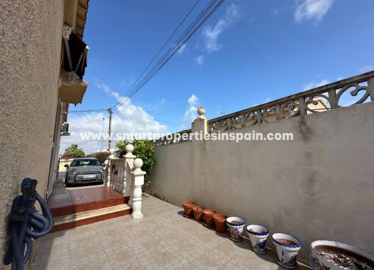 Reventa - Chalet Independiente - La Marina - Urbanización La Marina