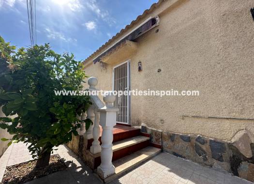 Reventa - Chalet Independiente - La Marina - Urbanización La Marina