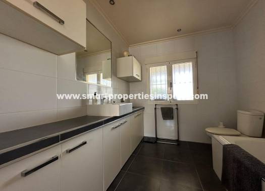 Reventa - Chalet Independiente - La Marina - Urbanización La Marina