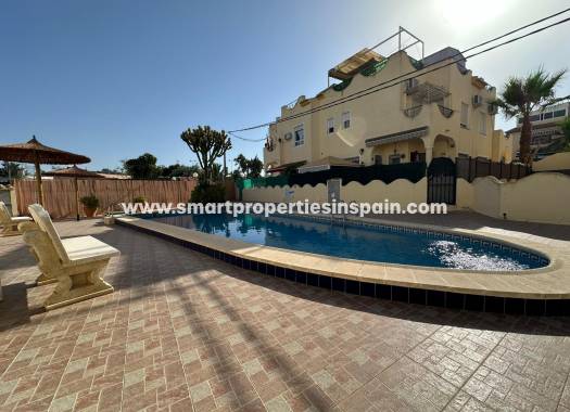 Wederverkoop - Quad Villa - La Marina - Urbanización La Marina