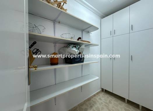 Resale - Commercial - La Marina - Urbanización La Marina
