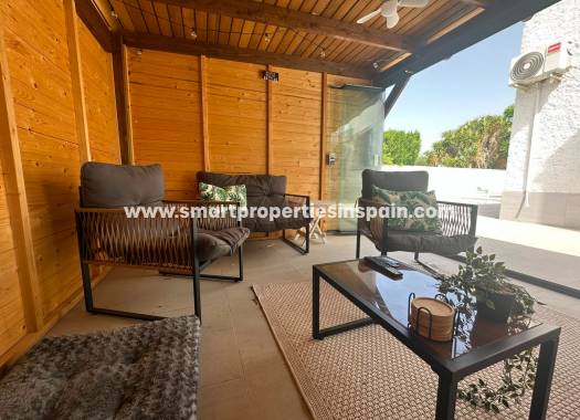 Reventa - Chalet Independiente - La Marina - Urbanización La Marina
