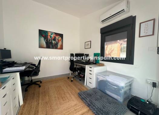 Reventa - Chalet Independiente - La Marina - Urbanización La Marina