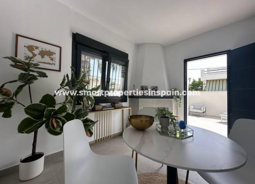 Reventa - Chalet Independiente - La Marina - Urbanización La Marina
