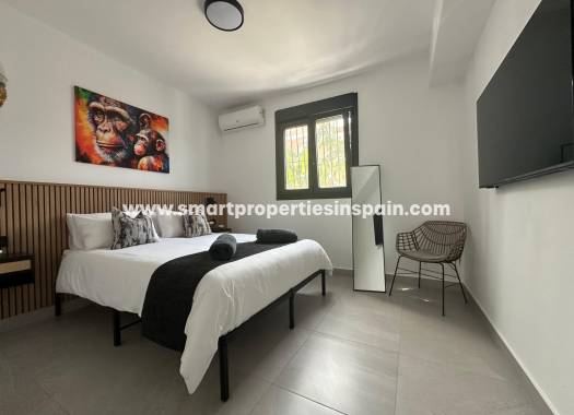 Reventa - Chalet Independiente - La Marina - Urbanización La Marina