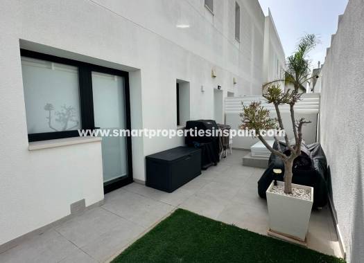 Reventa - Semi Detached Villa - La Marina - Urbanización La Marina