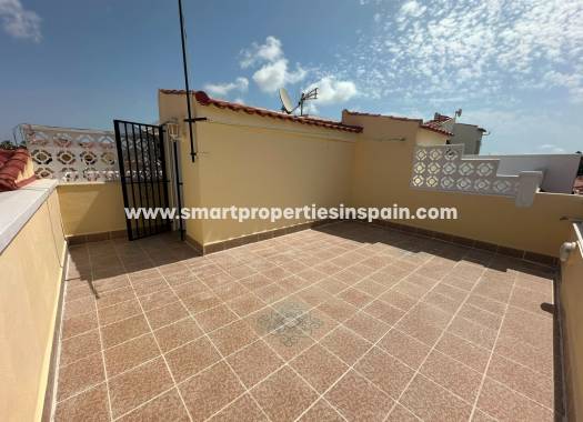Reventa - Vivienda Adosada - La Marina - Urbanización La Marina