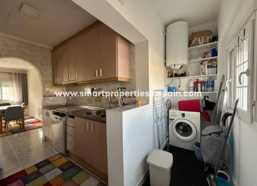 Wederverkoop - Detached Villa - La Marina - Urbanización La Marina