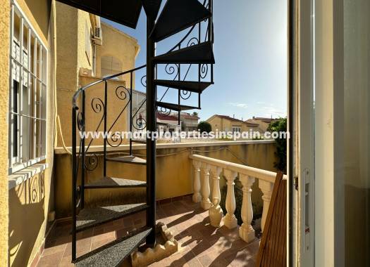 Wederverkoop - Detached Villa - La Marina - Urbanización La Marina