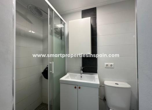 Wederverkoop - Detached Villa - La Marina - Urbanización La Marina