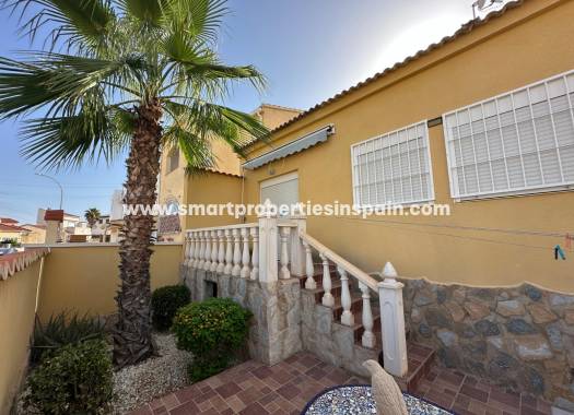 Wederverkoop - Detached Villa - La Marina - Urbanización La Marina
